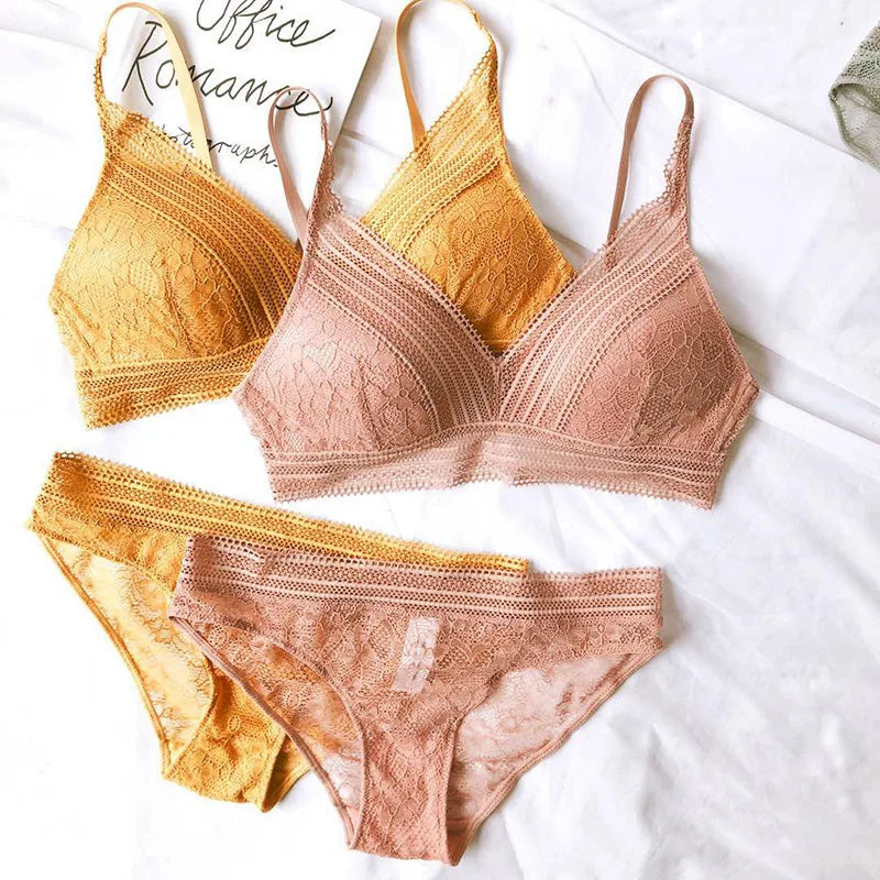 Conjunto de Bralette sin Aros con Copa Triangular de Encaje para Mujer