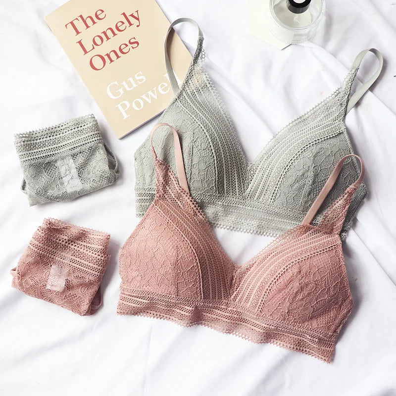 Conjunto de Bralette sin Aros con Copa Triangular de Encaje para Mujer