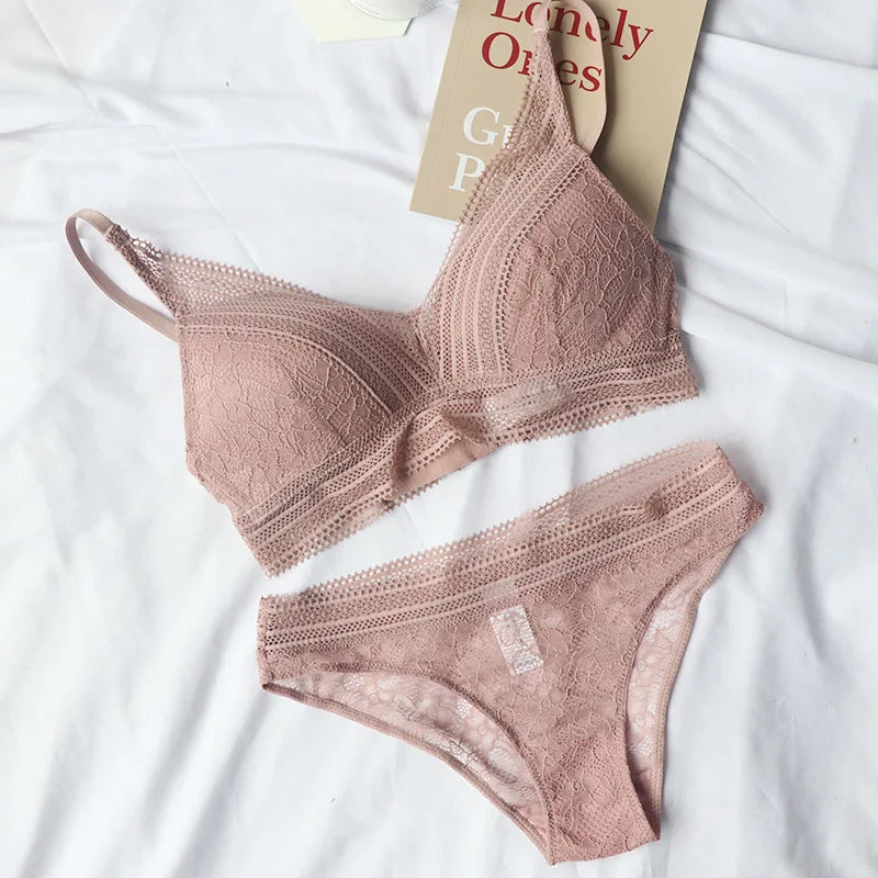 Conjunto de Bralette sin Aros con Copa Triangular de Encaje para Mujer