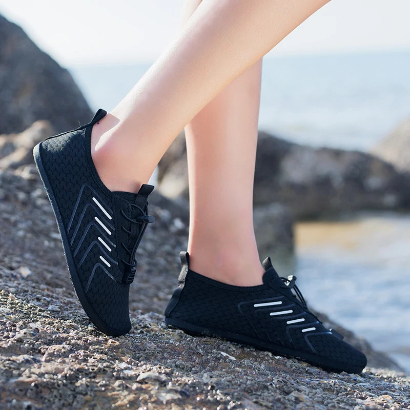 Zapatos acuáticos Unisex de secado rápido, moda para actividades al aire libre, zapatos de natación para hombres, zapatillas ligeras de Yoga para mujeres, zapatillas informales antideslizantes