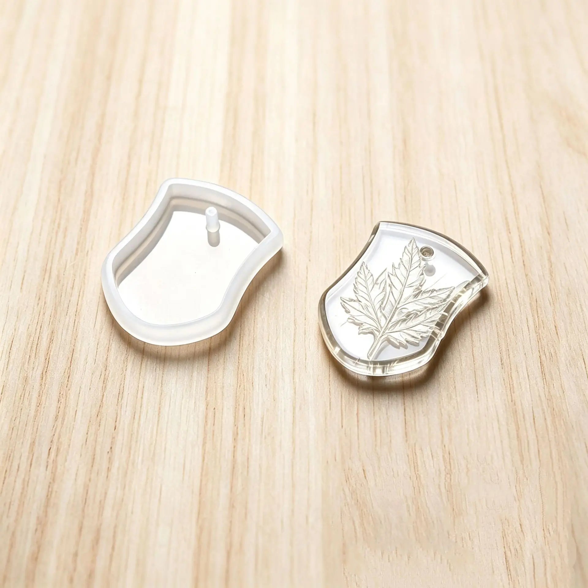 Moldes de Resina de Silicona para Epoxi Cristalino DIY, 6 Estilos de Colgantes y Etiquetas con Superficie de Espejo: Redondos, Ovalados, Cuadrados