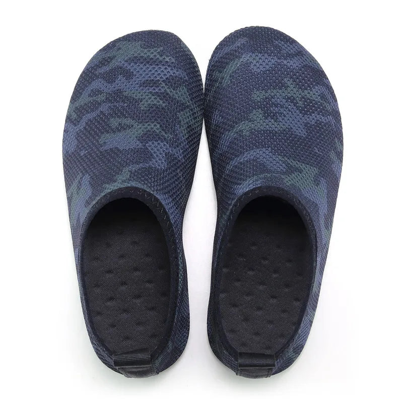 Par de zapatos acuáticos ligeros para hombre y mujer, zapatos de playa para exteriores de secado rápido, antideslizantes, descalzos, verano, 2023