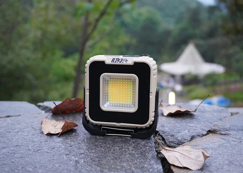 Foco LED Portátil Recargable para Exteriores