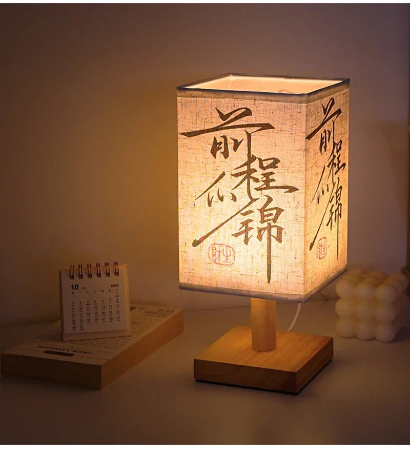 Lámparas de mesa de decoración LED, enchufe regulable Simple, luz nocturna, pantalla de tela, luces cuadradas para dormitorio, mesita de noche de estilo chino