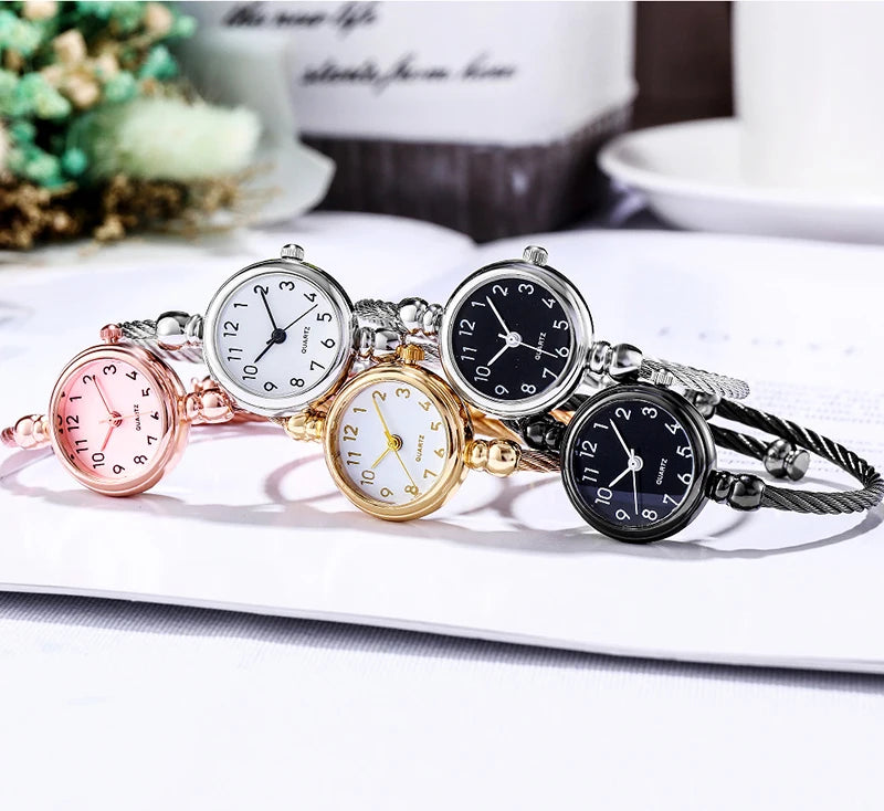 Reloj de pulsera para mujer a la moda, pulsera dorada, esfera pequeña, reloj elegante, nuevo reloj de pulsera de acero bonito para mujer, reloj de pulsera de cuarzo