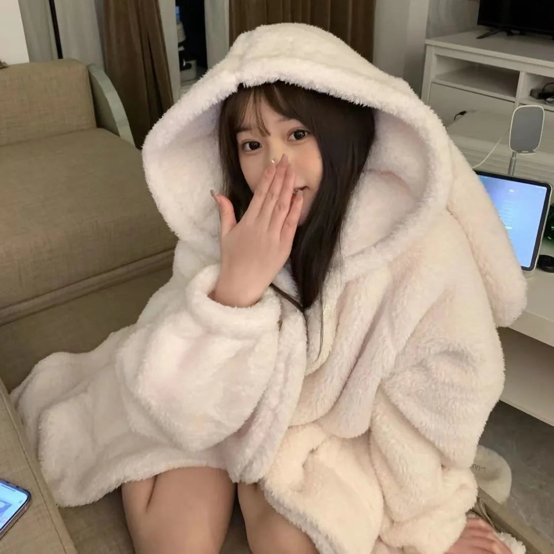 Pijama Cálido de Otoño-Invierno para Mujer con Orejas de Conejo