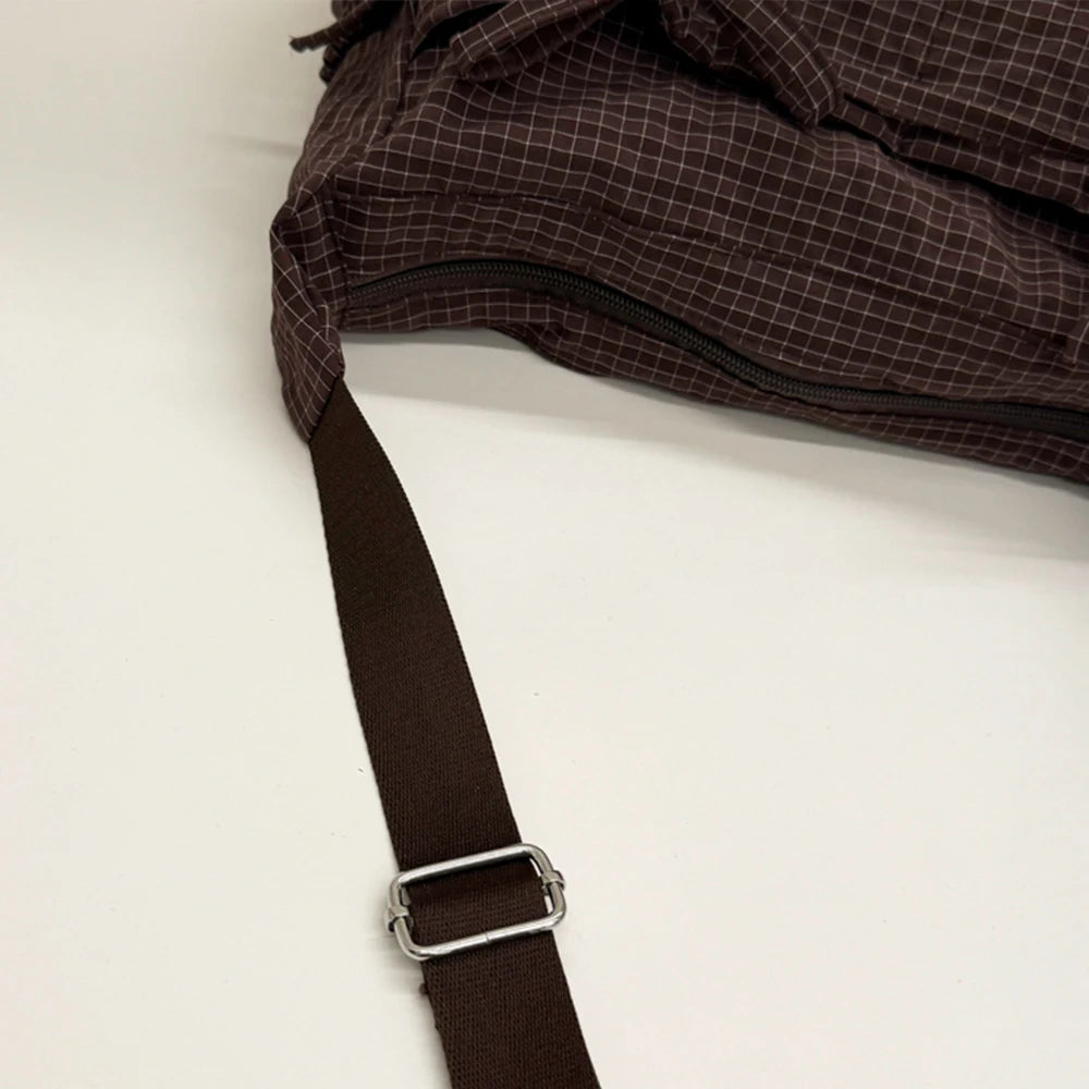 Bolso de hombro individual con rejilla retro de estilo coreano, gran capacidad, versátil para la escuela, el trabajo y los desplazamientos, diseño unisex