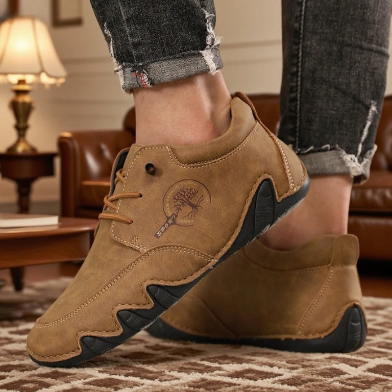 Botas de cuero hechas a mano para hombre, zapatillas de diseño de otoño, zapatos de cuero informales transpirables, botines para hombre, moda para actividades al aire libre