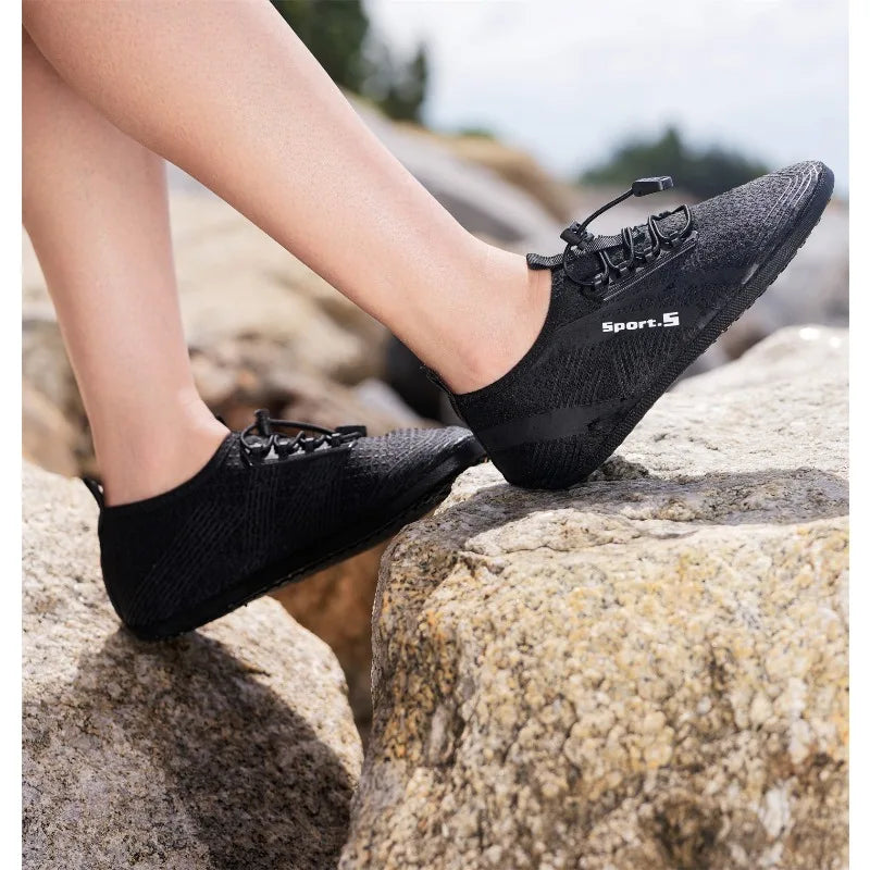 2025 nuevos zapatos acuáticos para hombre, zapatos de agua Unisex antideslizantes flexibles, zapatillas de playa para hombre de secado rápido, zapatillas informales para parejas al aire libre