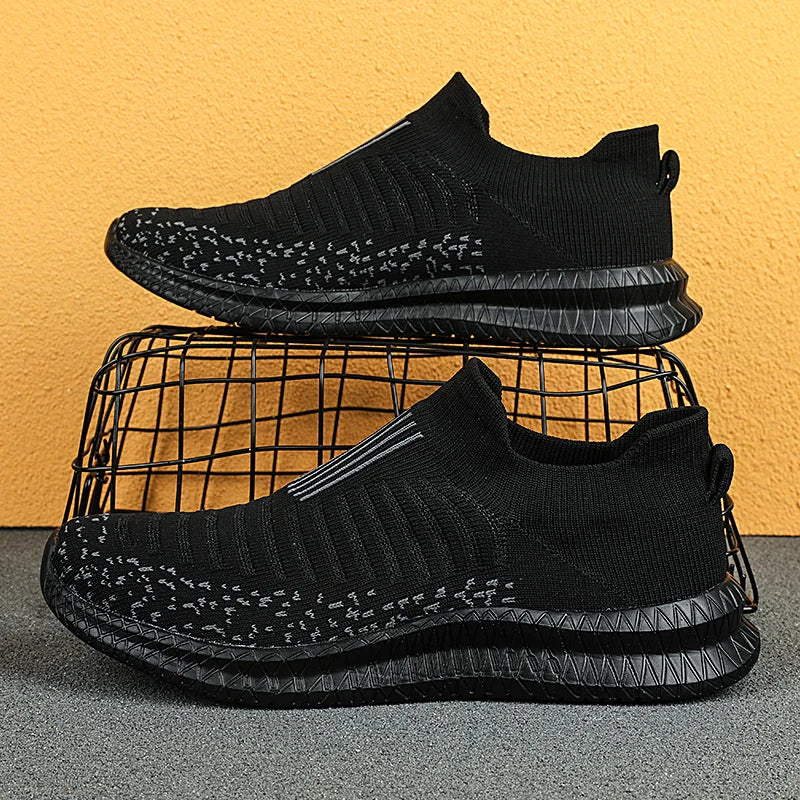Zapatos informales transpirables para hombre, zapatos ligeros para caminar al aire libre, zapatillas antideslizantes para hombre, zapatos planos vulcanizados sin cordones 2023