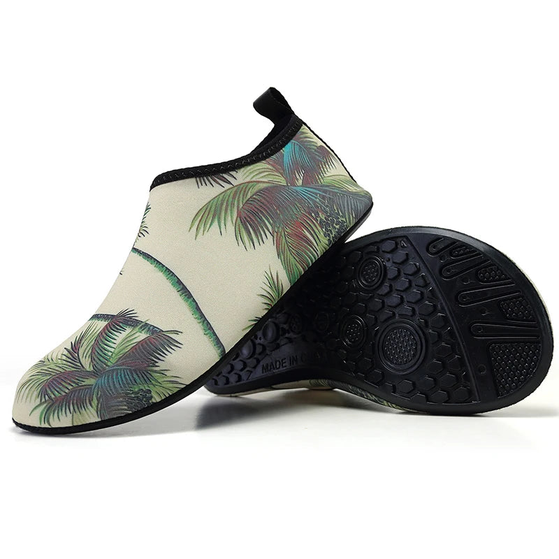 Par de zapatos acuáticos ligeros para hombre y mujer, zapatos de playa para exteriores de secado rápido, antideslizantes, descalzos, verano, 2023