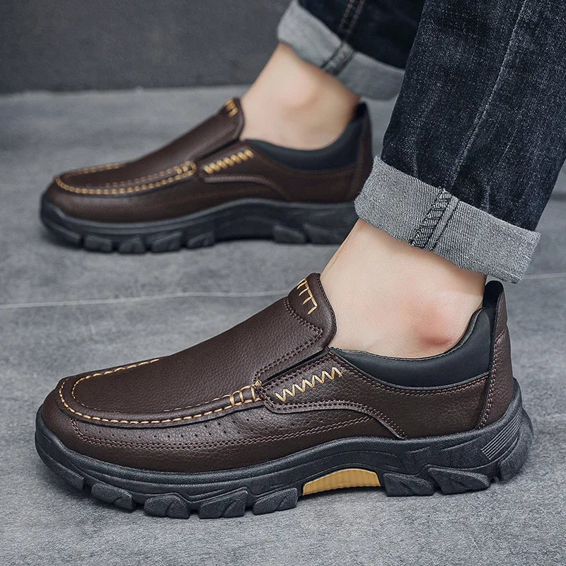 Nuevos zapatos informales para hombre de primavera y otoño, zapatos británicos para papá de mediana edad, zapatos de cuero de negocios a la moda