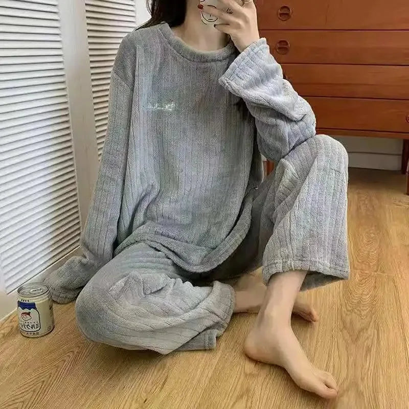 Conjunto de Pijama Cálido de Terciopelo Coral para Mujer