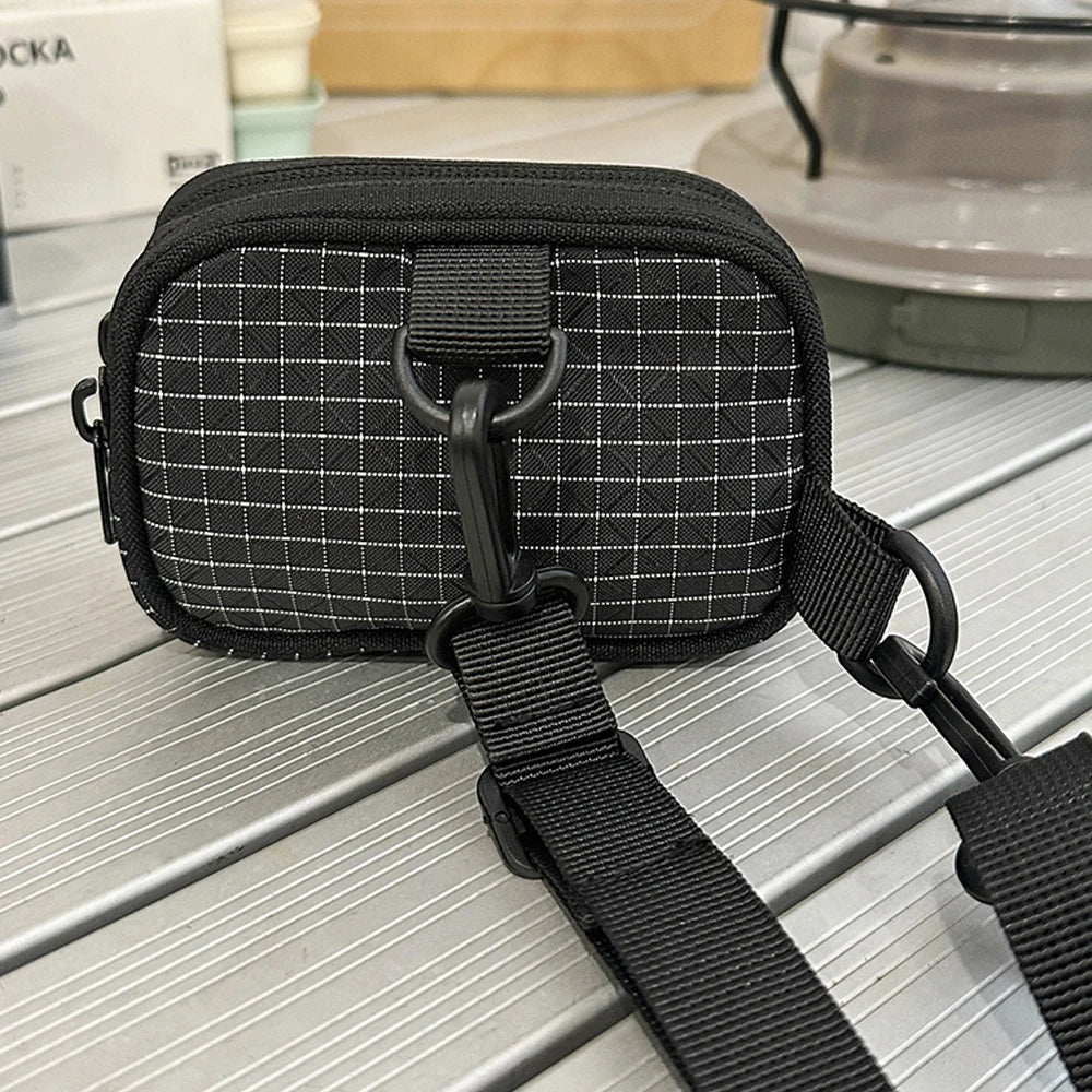 Bolso cruzado ligero de nailon para hombre, bolsa EDC con múltiples bolsillos, monedero para auriculares, bolso cuadrado pequeño para uso diario, viajes y trabajo