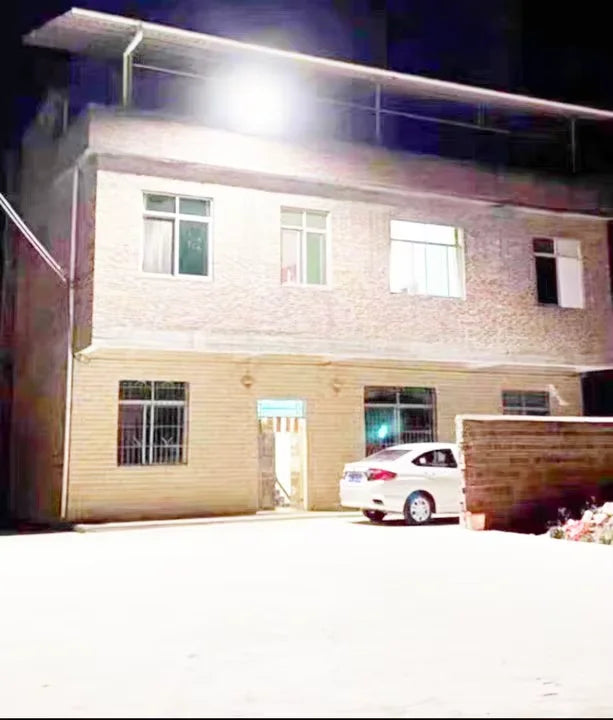 Lámpara Solar LED Exterior Súper Brillante con Sensor de Movimiento IP67