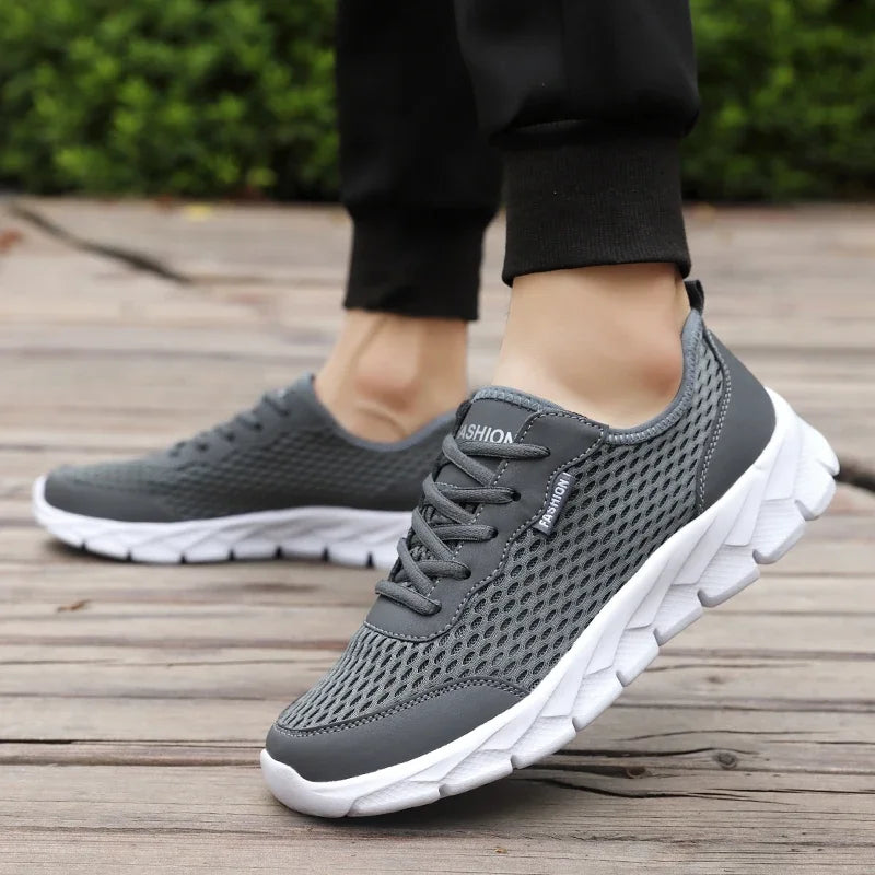 YRZL nuevas zapatillas de correr para hombre, zapatos deportivos transpirables, peso ligero, moda de verano, zapatillas transpirables de talla grande 38-48 para hombre