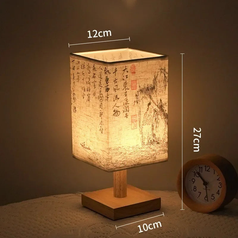 Lámpara de Mesa LED Estilo Chino con Pantalla de Tela