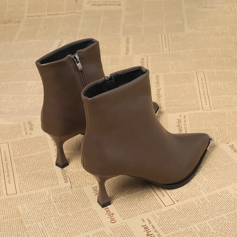 Botas cortas de tacón alto con punta estrecha para mujer, botines de cuero suave con efecto adelgazante, tacones altos elegantes y elegantes, moda de invierno