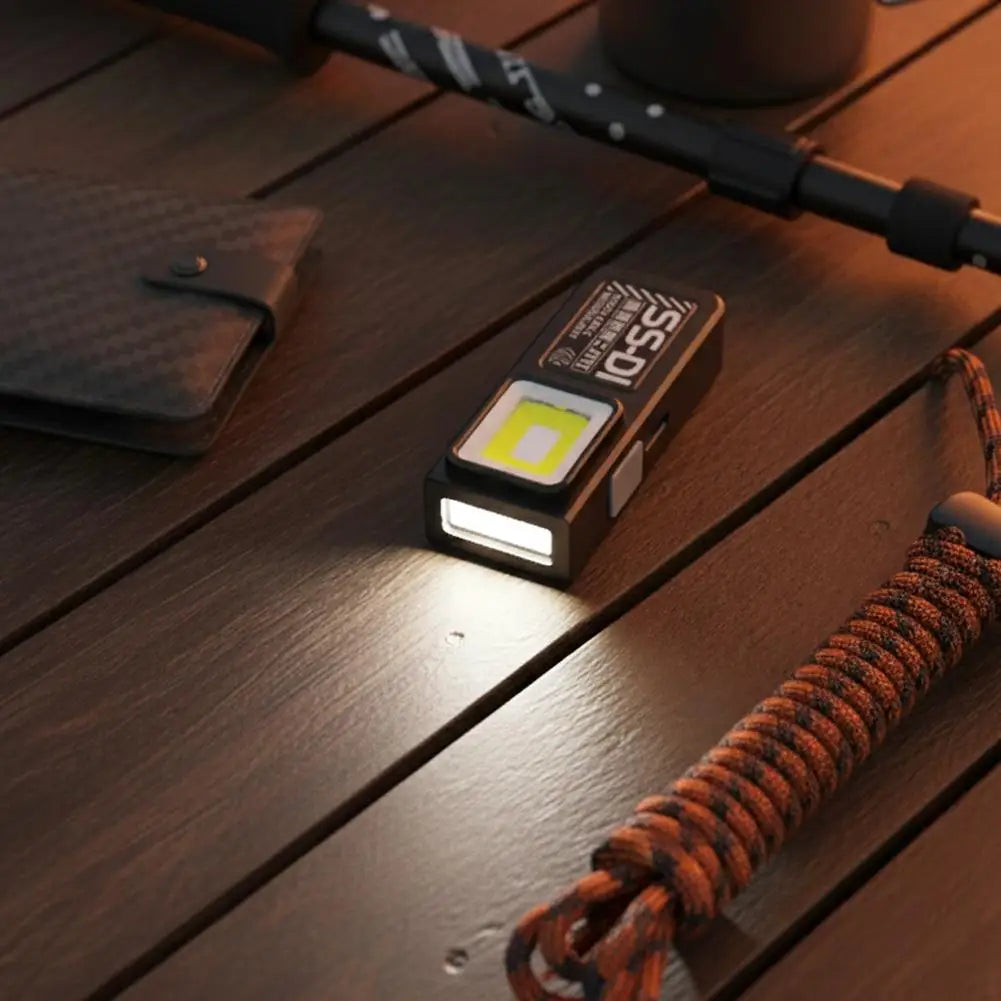Mini Linterna LED Recargable USB con Imán, Luz de Trabajo Portátil