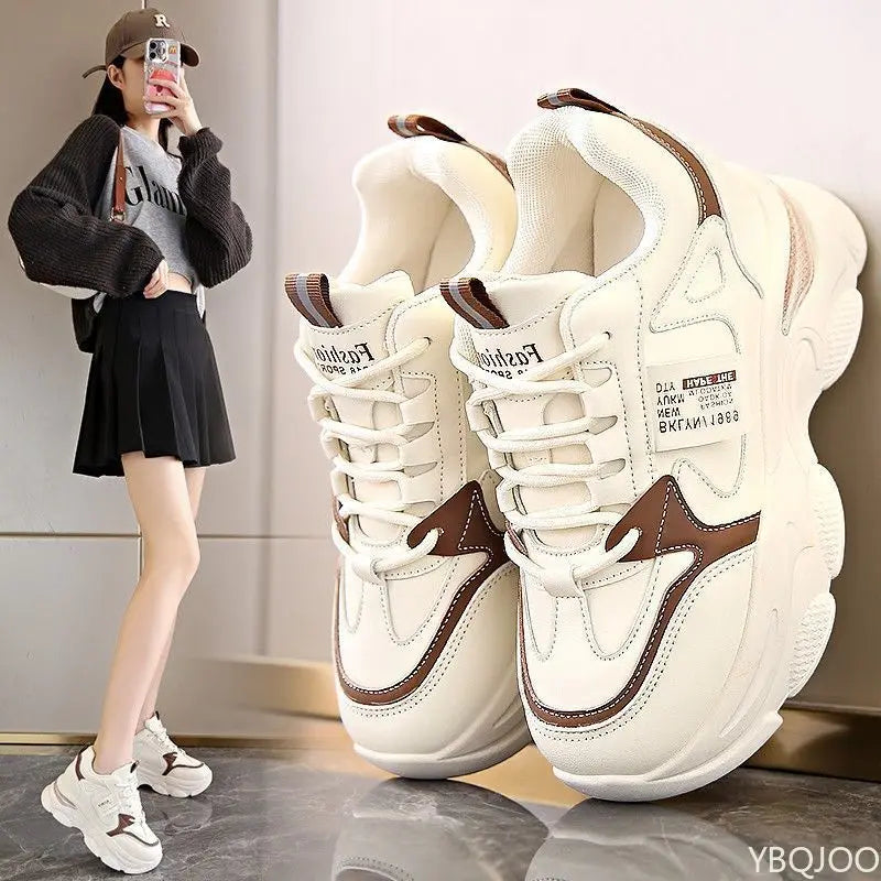 Zapatos deportivos ligeros de suela gruesa para mujer, calzado informal blanco nuevo para primavera y otoño, zapatos con suela gruesa y aumento de altura