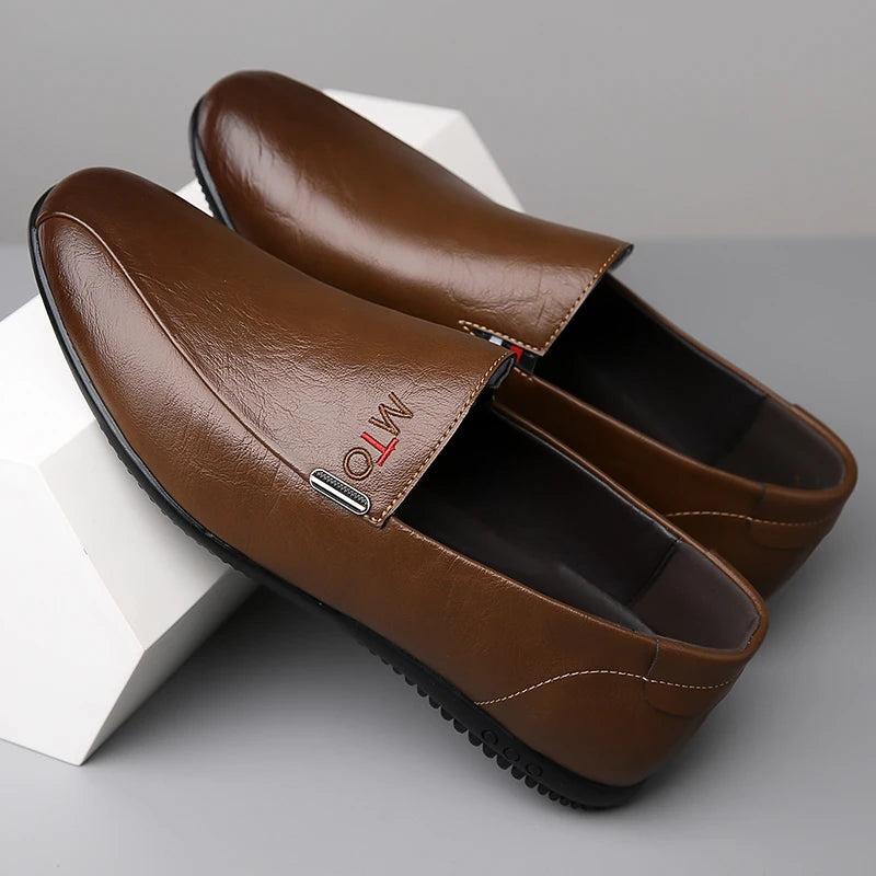 Mocasines de cuero para hombre con bordado, suela antideslizante, uso diario