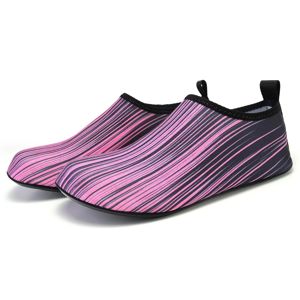 Par de zapatos acuáticos ligeros para hombre y mujer, zapatos de playa para exteriores de secado rápido, antideslizantes, descalzos, verano, 2023