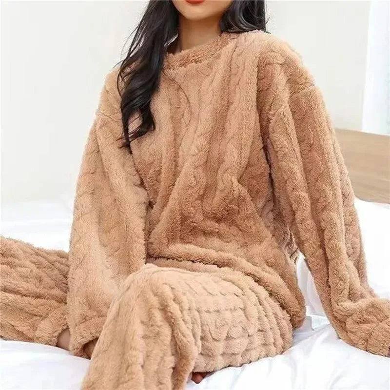 Conjunto de Pijama Cálido de Terciopelo Coral para Mujer