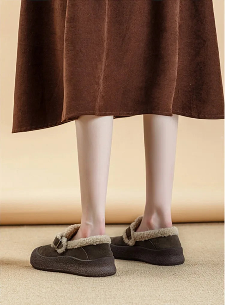 Zapatillas de Cuero con Forro de Terciopelo para Mujer - Talle Grande