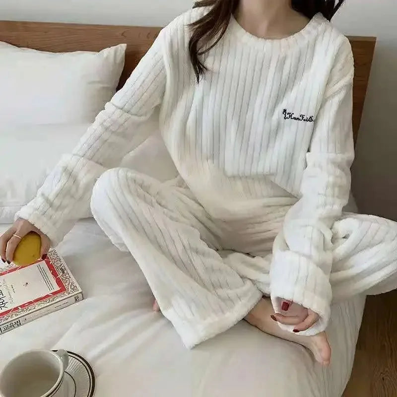 Conjunto de Pijama Cálido de Terciopelo Coral para Mujer