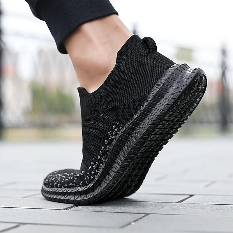 Zapatos informales transpirables para hombre, zapatos ligeros para caminar al aire libre, zapatillas antideslizantes para hombre, zapatos planos vulcanizados sin cordones 2023