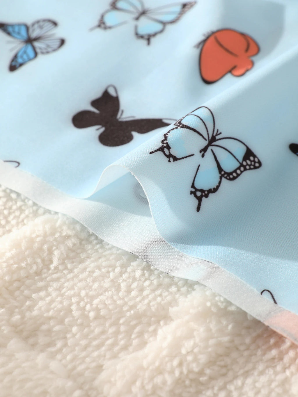 Conjunto de Lencería con Estampado de Mariposas