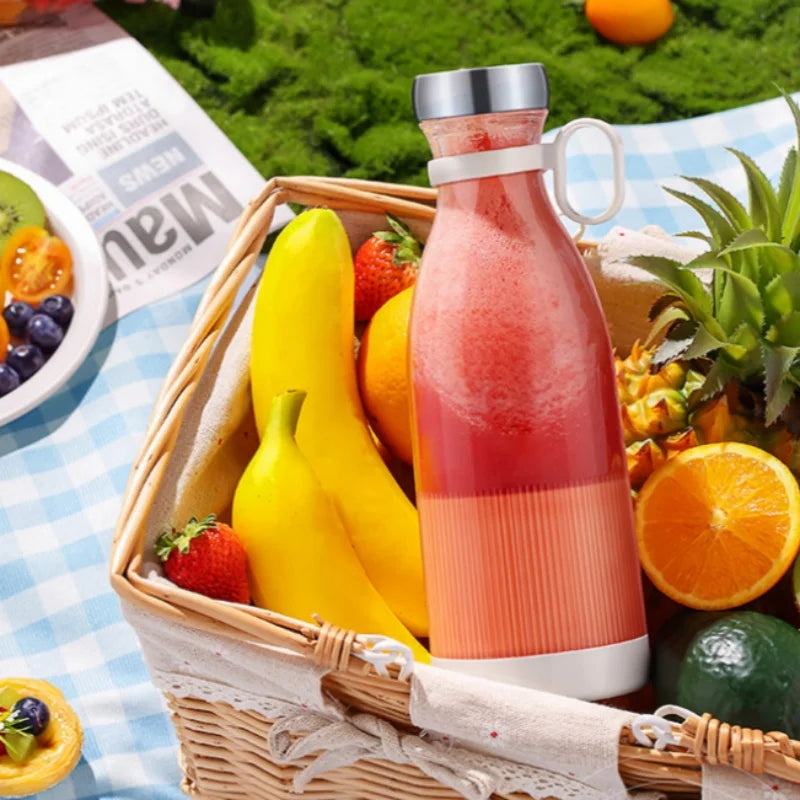 Mini Licuadora Portátil USB con 4 Cuchillas para Jugos y Batidos