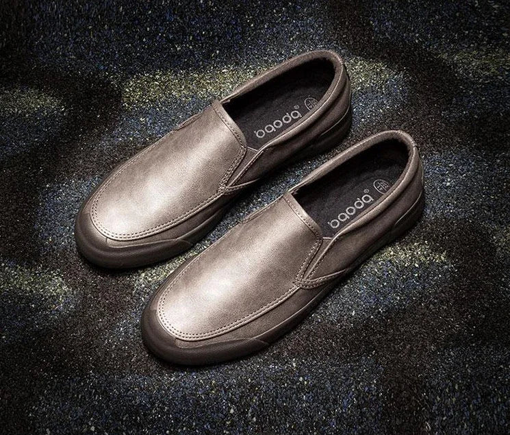 Nuevo en zapatos informales para hombre, sin cordones, talla 45, liquidación barata, elegantes, tendencia 20225, zapatos de cuero elegantes para hombre, clásicos y originales