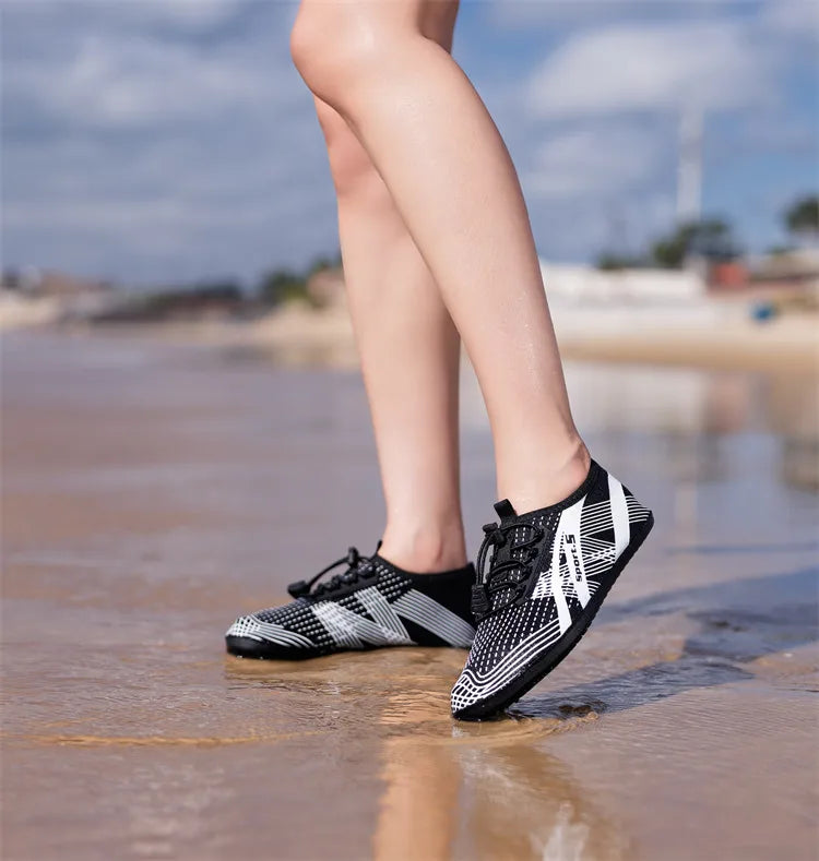 2025 nuevos zapatos acuáticos para hombre, zapatos de agua Unisex antideslizantes flexibles, zapatillas de playa para hombre de secado rápido, zapatillas informales para parejas al aire libre