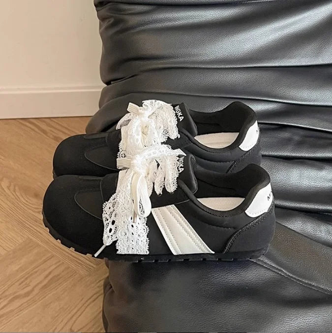 Zapatillas de estilo ballet para mujer, zapatos casuales planos con lazo de encaje, zapatillas negras transpirables para primavera y verano, zapatos versátiles y modernos