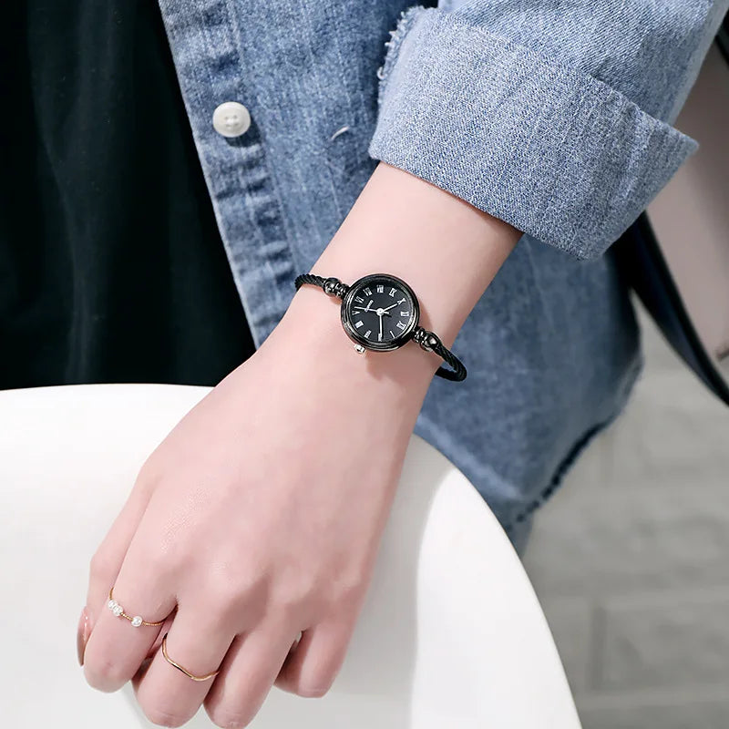 Reloj de pulsera para mujer a la moda, pulsera dorada, esfera pequeña, reloj elegante, nuevo reloj de pulsera de acero bonito para mujer, reloj de pulsera de cuarzo