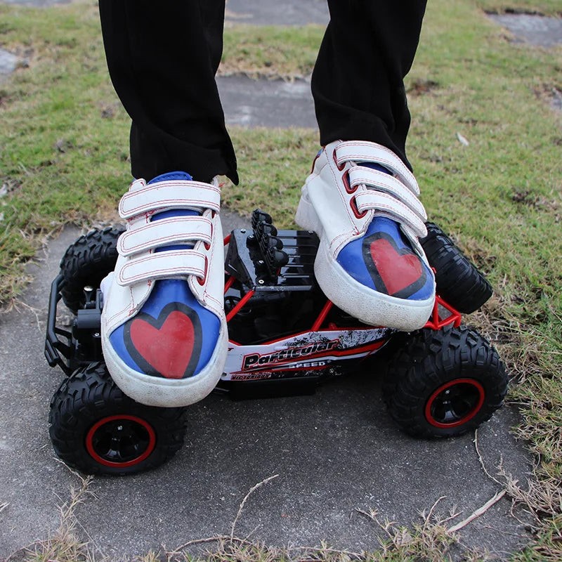 Auto Teledirigido 4WD 1:12/1:16 Buggy RC Todoterreno con Luces LED