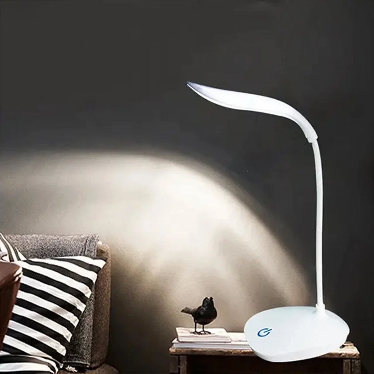 Lámpara LED de escritorio de lectura, lámpara de escritorio portátil, luz de mesa con carga USB, atenuación táctil, aprendizaje de protección ocular, iluminación de habitación y oficina