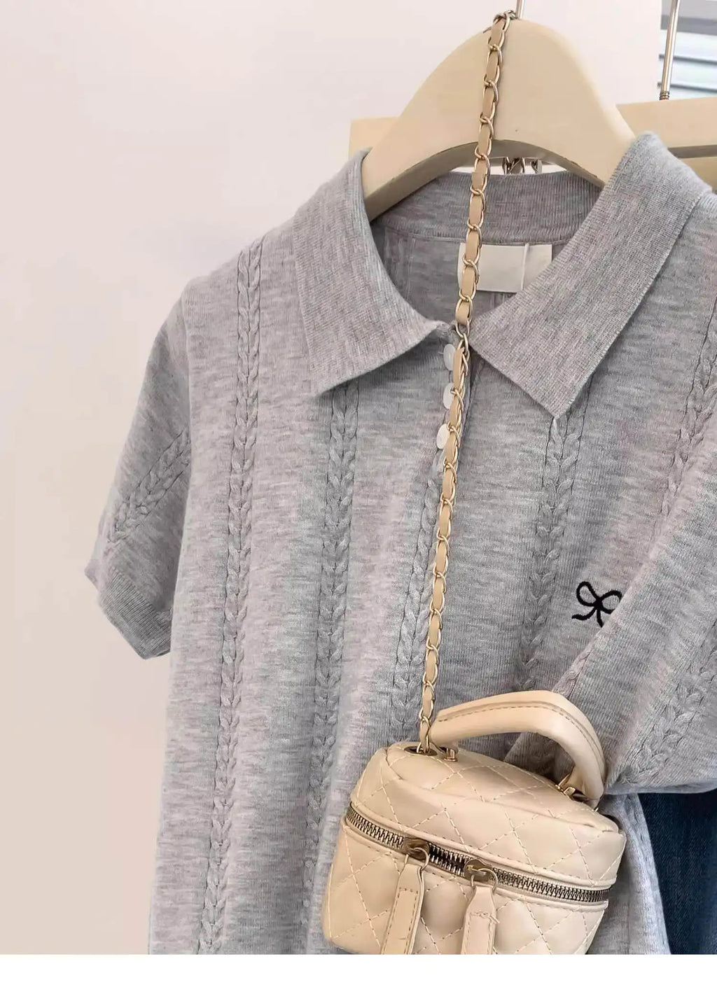 Camiseta de Punto con Cuello Polo y Bordado de Lazo, Manga Corta para Mujer
