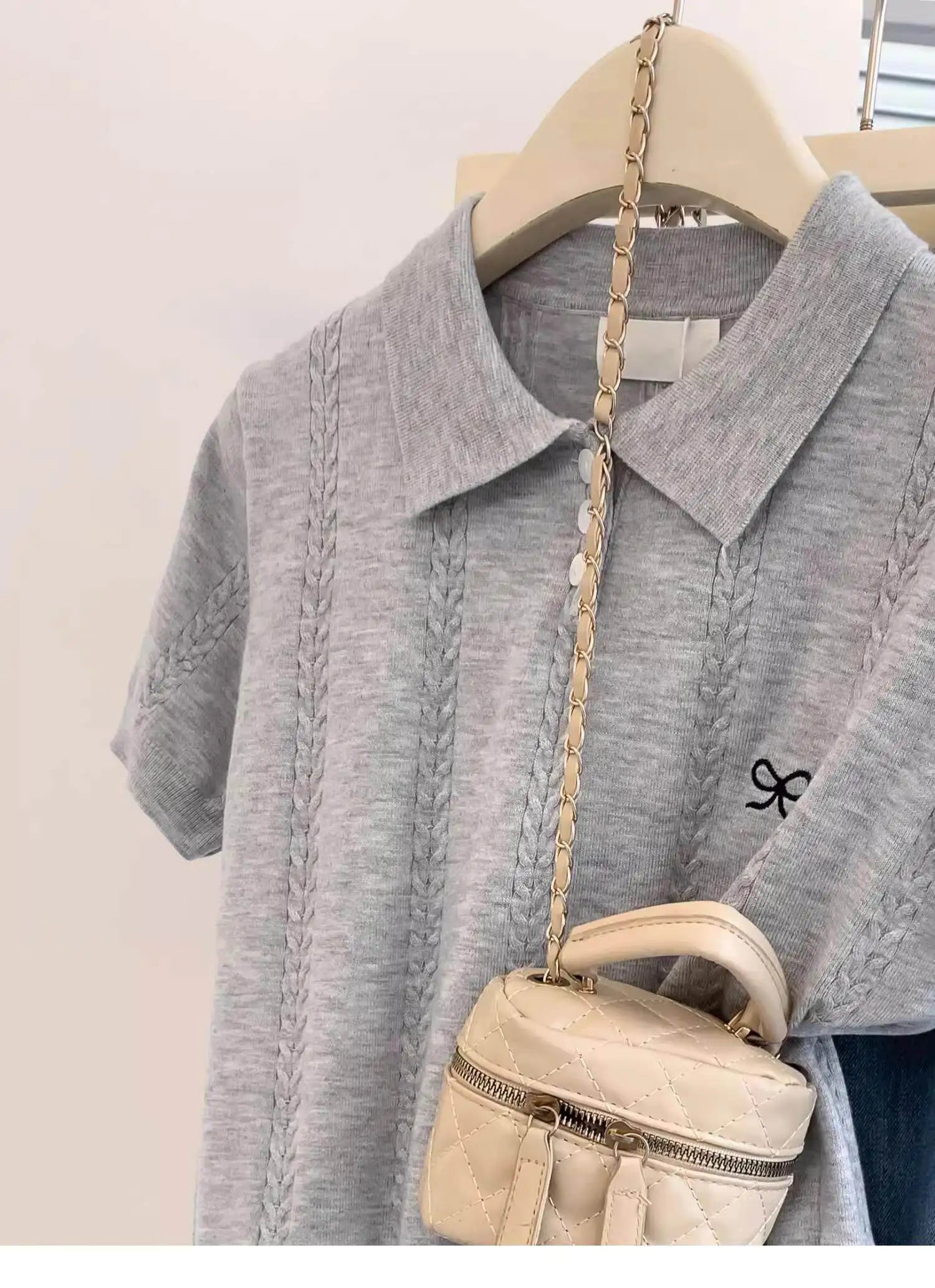 Camiseta de Punto con Cuello Polo y Bordado de Lazo, Manga Corta para Mujer