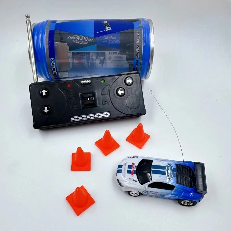 ¡Epico Mini RC Racer! Vehículo 4WD de tamaño Coke para aventuras de alta velocidad, el regalo divertido y definitivo para niños