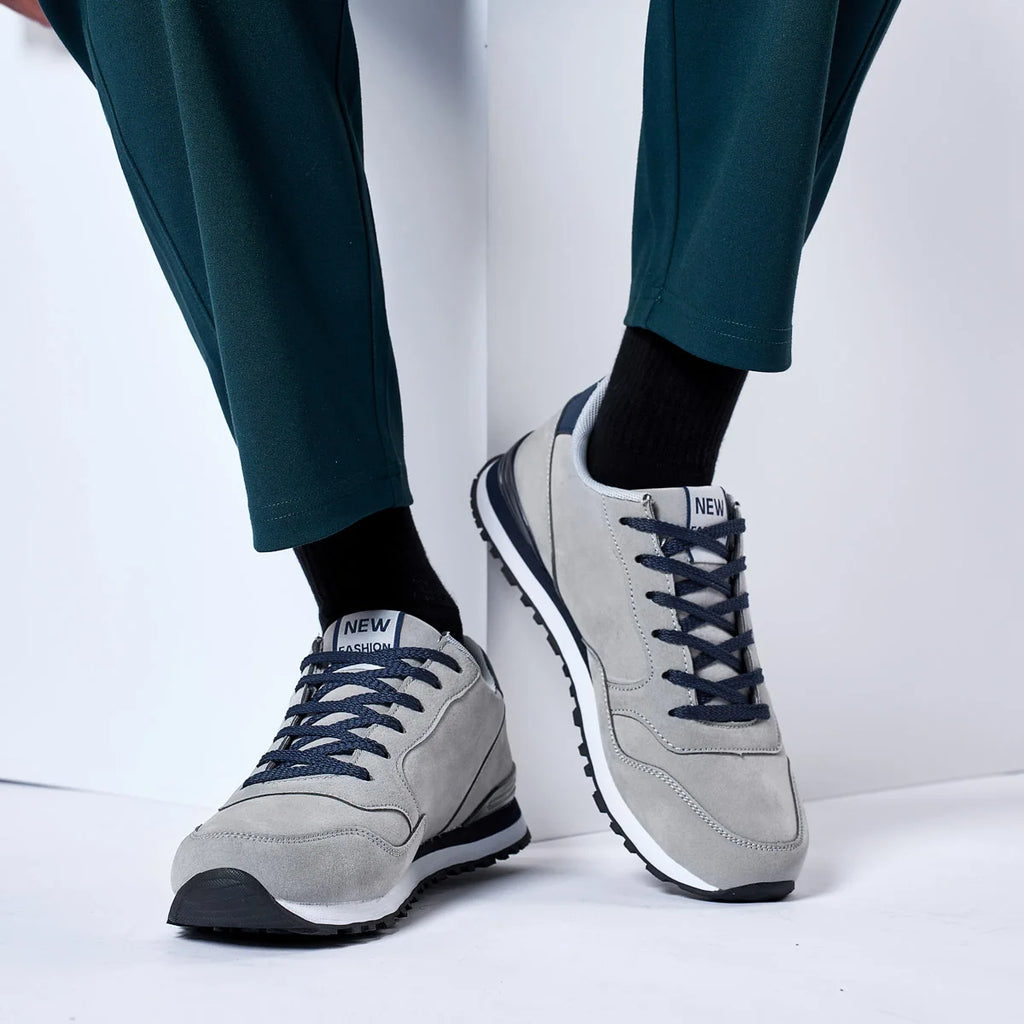 Nuevas de cuero, zapatos para correr para hombre, zapatillas Unisex cálidas de invierno, zapatos ligeros para caminar para mujer, zapatos deportivos de plantilla suave con cordones 37-47