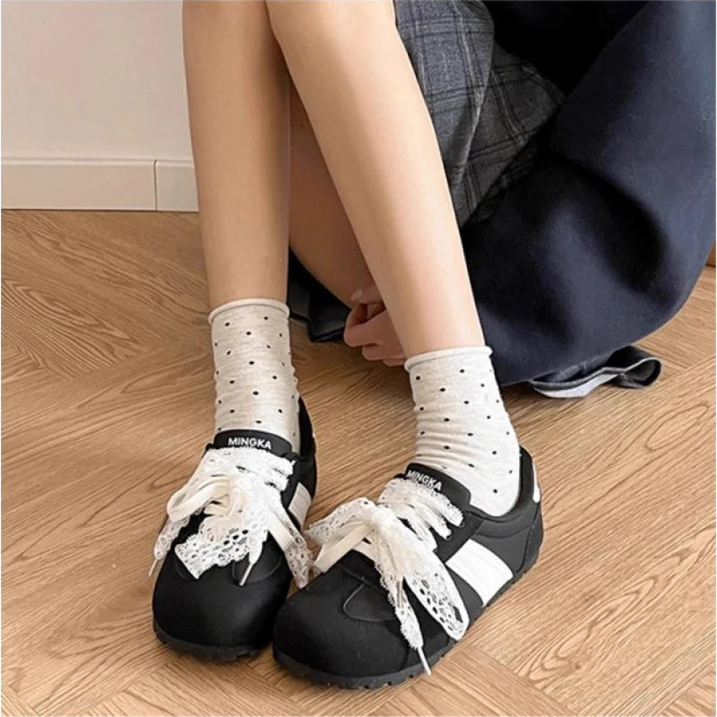 Zapatillas de estilo ballet para mujer, zapatos casuales planos con lazo de encaje, zapatillas negras transpirables para primavera y verano, zapatos versátiles y modernos