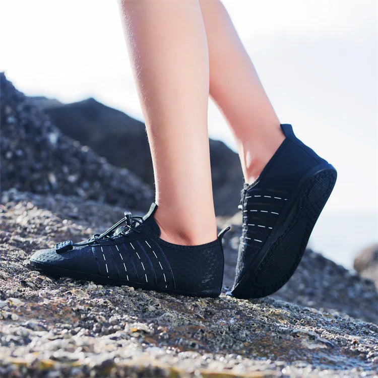 Zapatos acuáticos Unisex de secado rápido, moda para actividades al aire libre, zapatos de natación para hombres, zapatillas ligeras de Yoga para mujeres, zapatillas informales antideslizantes