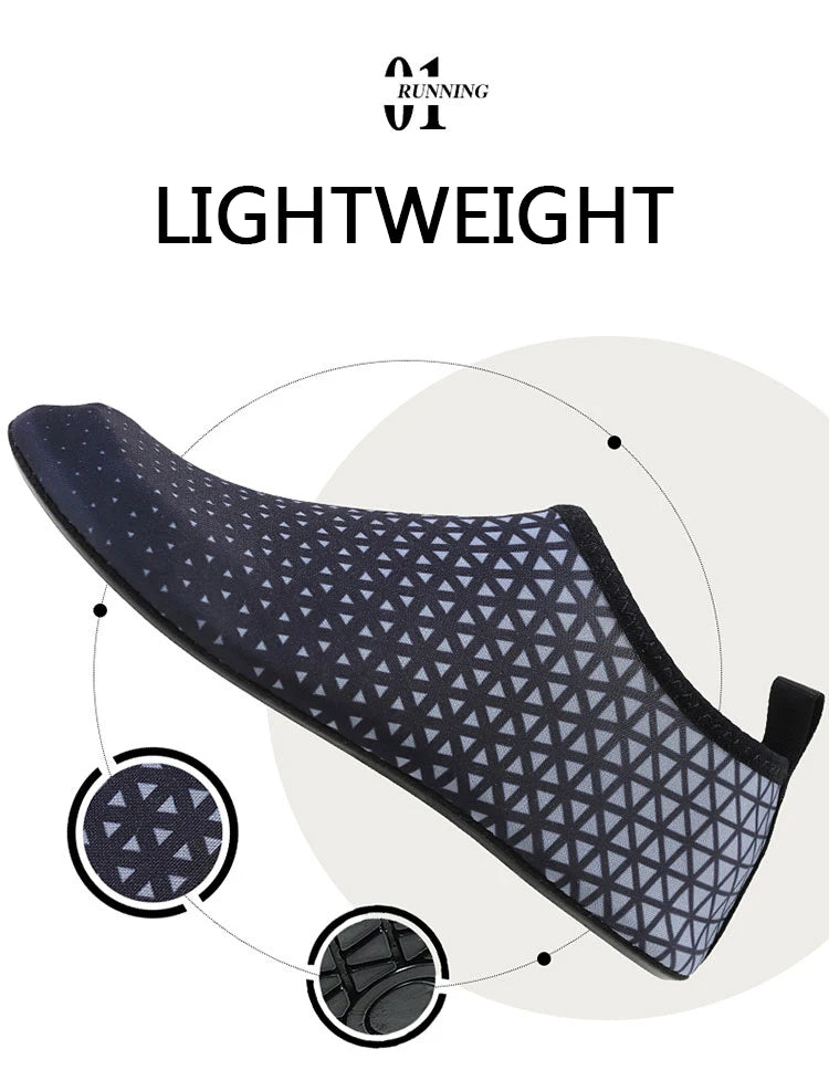 Par de zapatos acuáticos ligeros para hombre y mujer, zapatos de playa para exteriores de secado rápido, antideslizantes, descalzos, verano, 2023