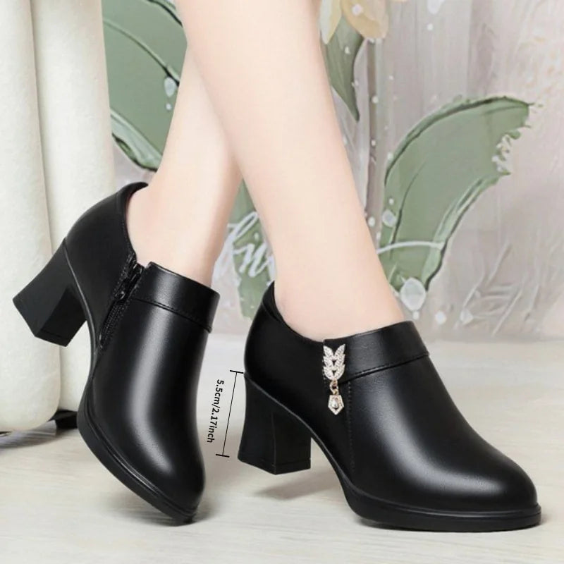 Zapatos de mujer de piel suave con tacón grueso, cierre de cremallera, boca poco profunda, punta puntiaguda con diamantes de imitación, zapatos de tacón de corte bajo a la moda