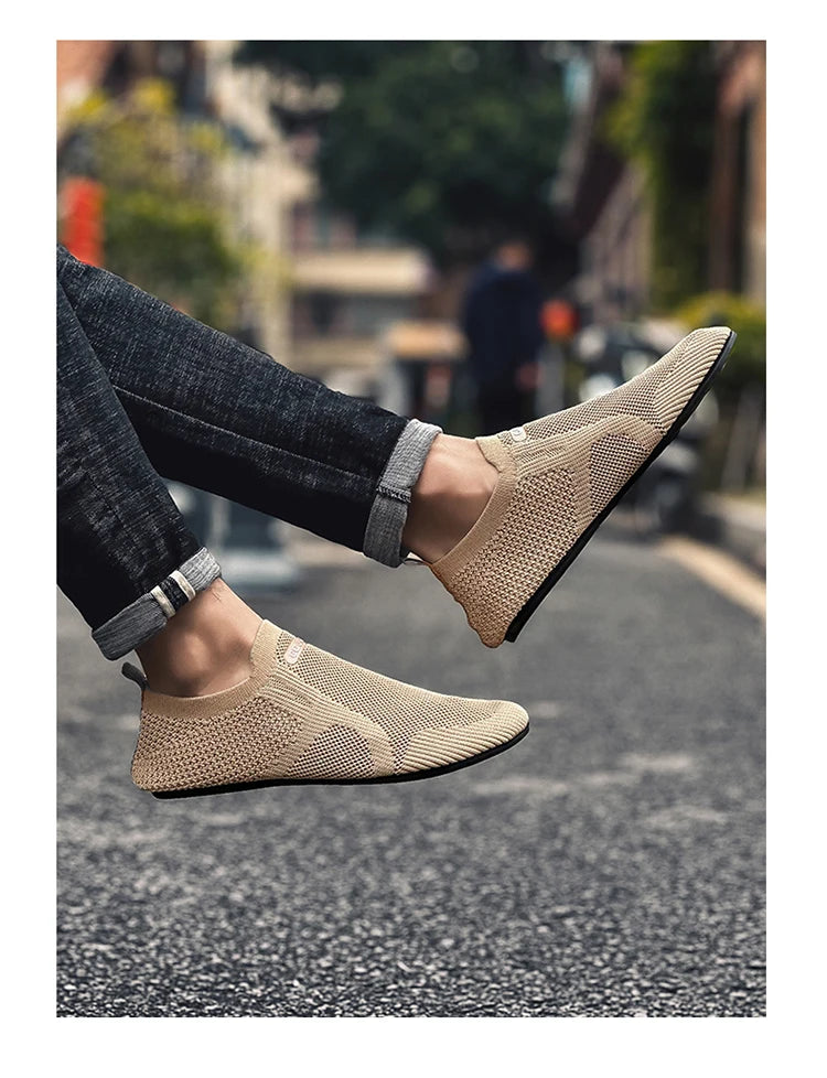 Zapatillas informales transpirables para hombre, zapatos ligeros sin cordones para caminar para hombre, mocasines flexibles antideslizantes para parejas, calzado suave de verano