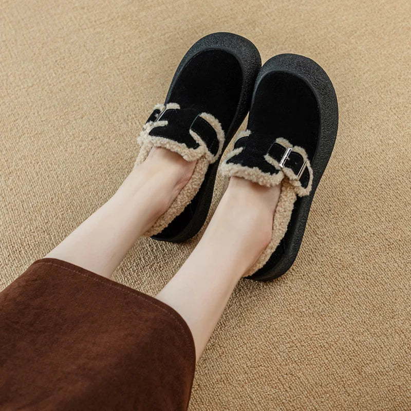 Zapatillas de Cuero con Forro de Terciopelo para Mujer - Talle Grande