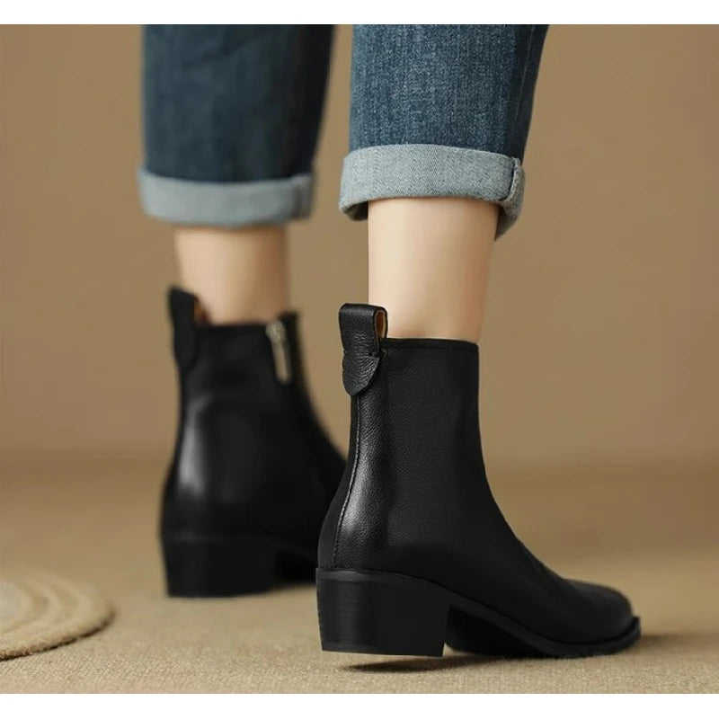 2025 Nuevos botines para mujer: botines minimalistas de tacón medio con punta puntiaguda y cuero suave y cremallera lateral, botas de moda adelgazantes