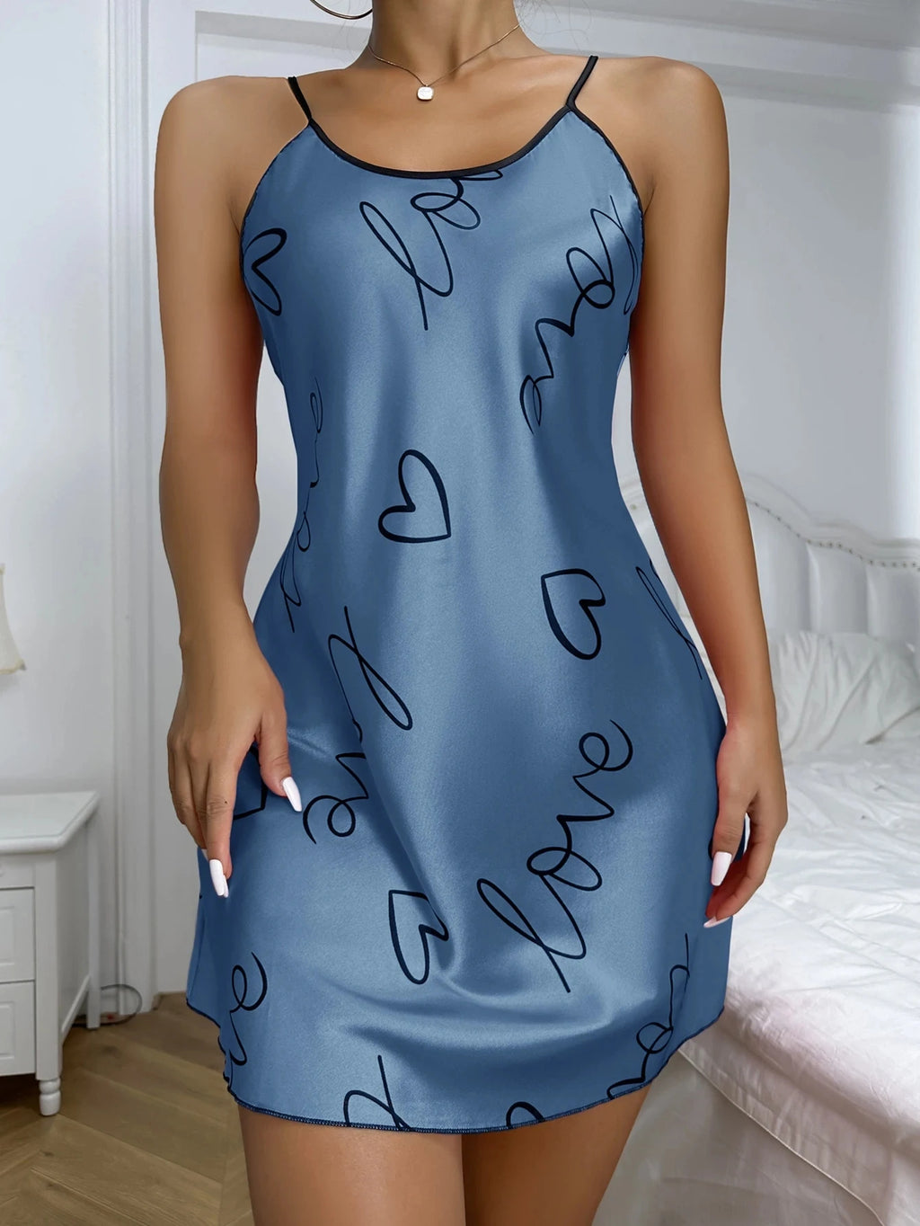 Camisón de Seda con Estampado de Letras y Corazones para Mujer